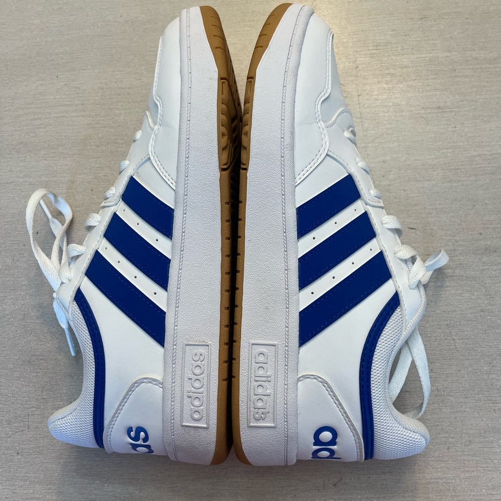 Adidas Men's 7.5/Women’s 9